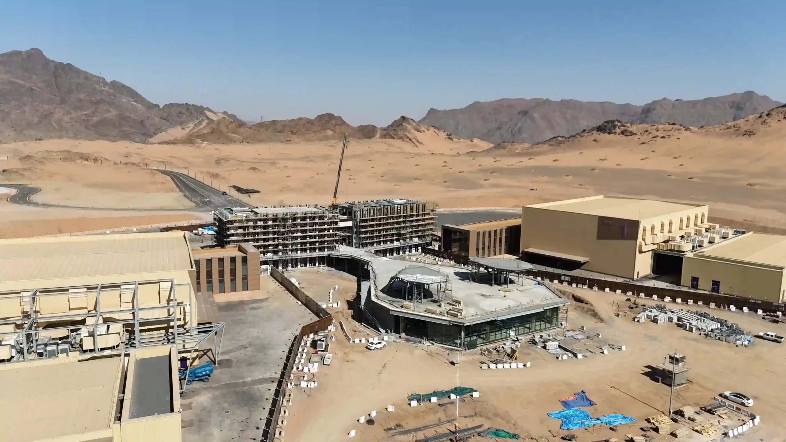 المقاولات العامة وتنسيق أعمال الموقع